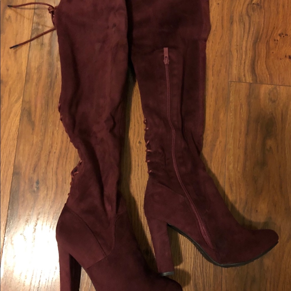 Boots - Picture 3 of 4